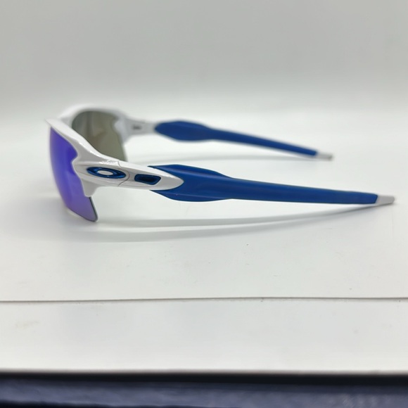 Oakley Flax 2.0 Sunglasses - Picture 2 of 6
